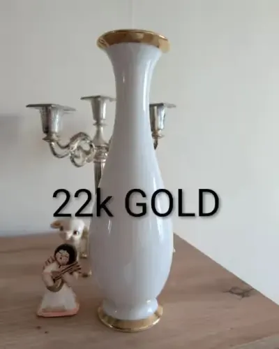 Wazon porcelanowy z 22k złotem Royal Bavaria — praca Nikola, Szczecin