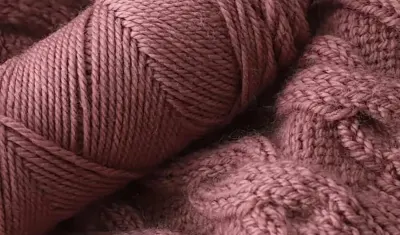 Włóczka 70% wełna, 100 gram. — praca Dorota, Gdańsk