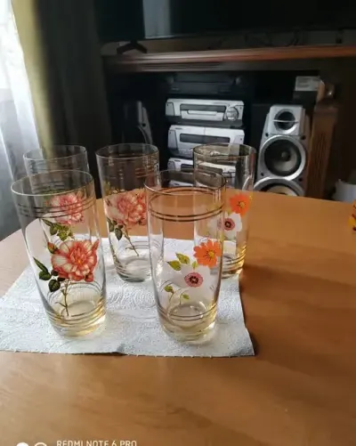 Wysokie szklanki z PRL u — praca Bożena, Szczecin