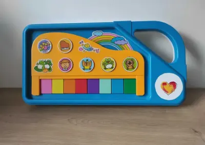 Zabawka vintage z 1992 r. – pianinko dla dzieci — praca Maria, Łódź