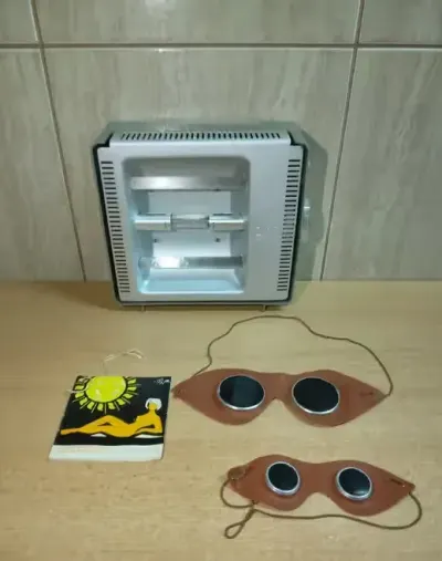 Zabytkowa lampa kwarcowa UV Thelta Sonne Q17 Made in DDR PRL rok 1971 — praca Bazar24, Poznań