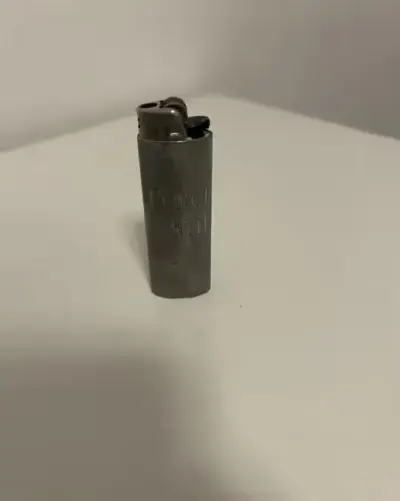 Zapalniczka Marlboro oryginalna — praca Eryk, Łódź