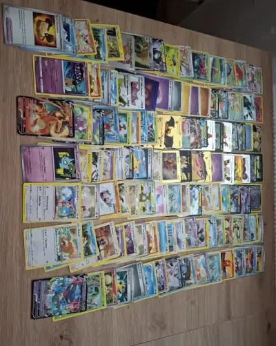 Zestaw kart Pokemon Orginalne +dwa albumy — praca edyta, Gdańsk
