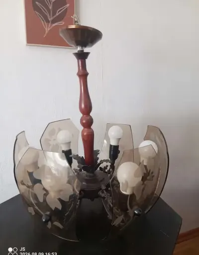 Lampa sufitowa sześcioramienna — praca Joanna, Poznań