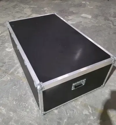 Kufer transportowy flight case na kółkach (4 sztuki) — praca Wojciech P., Warszawa