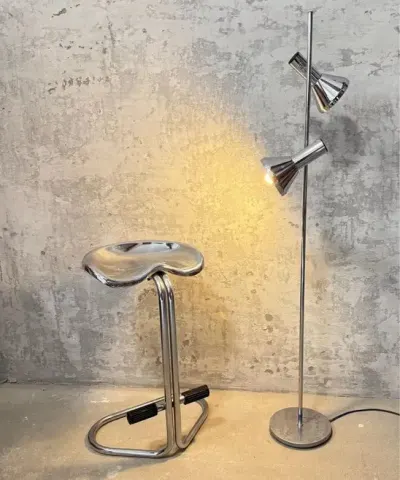 Chromowany hoker Rodney Kinsman dla Bieffeplast, Włochy, lata 70. — praca Anna Z., Żdżary