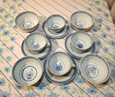 Kultowa porcelana Ryżowa Jingdezhen | Zestaw 12 el. | Vintage lata 70/ — praca Stanisław J., Wrocław
