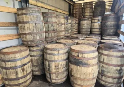 Beczki dębowe 200L po whisky dekoracja ogród, restauracja, bar WYSYŁKA — praca Ewa K., Wrocław