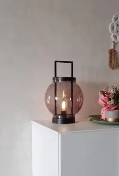 Dizajnerska Lampa w stylu loftowym z ozdobną żarówka. — praca Mariusz S., Katowice