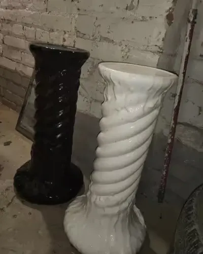 Kolumna ceramiczna. Sztuka tylko 25 zł. — praca Witold K., Wrocław