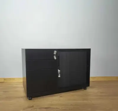 Kontener biurkowy, na kółkach, kontenerek trzyszufladowy z roletą, półkami FB-615-L-3 | Czarny | Biały | WYPRZEDAŻ — praca KDK Design Drzwi Podłogi Meble, Mińsk Mazowiecki