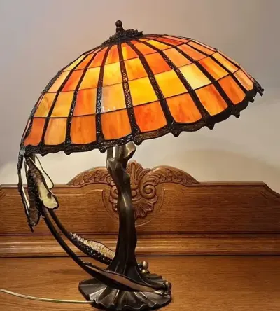 Piękna Lampa witrażowa (w stylu Tiffany) FLYING LADY 50x46cm,wys.54cm-stan idealny — praca Jola, Bydgoszcz