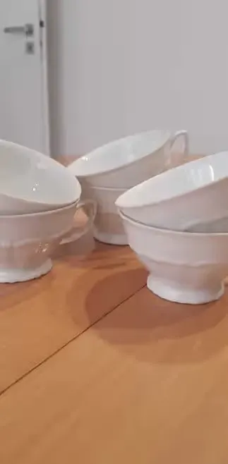 Stara porcelana z Bogucic Filiżnki z PRL - u — praca Wiola, Katowice
