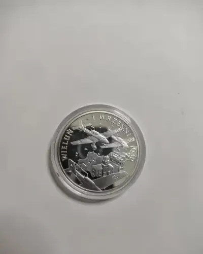 10 zł Wieluń 1 września 1939 srebro NBP 2009 — praca MEGA WyWóz, Gdynia