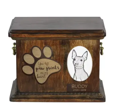 Amerykański terier bezwłosy urna z płytką ceramiczną Art-Dog — praca Krzysztof Liszka, Żary