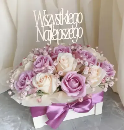 Bukiet kwiatów mydlanych flowerbox prezent — praca Irena, Dobrzyca