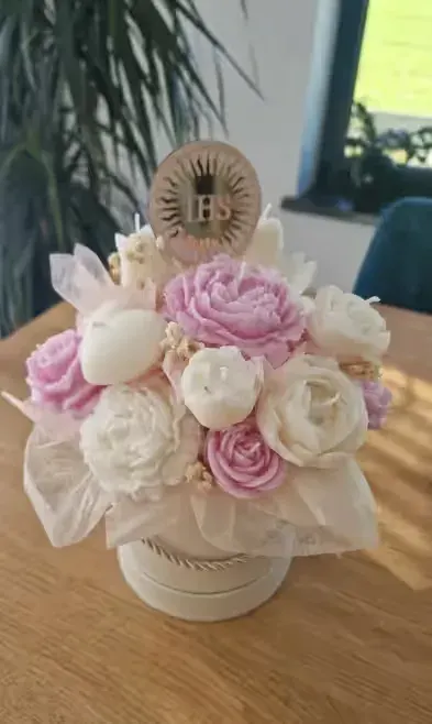 Flower box kwiaty z wosku na każdą okazję. — praca Damian, Mikstat