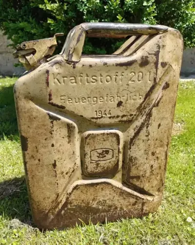 Kanister Wehrmacht 1944 — praca Karmel, Milówka
