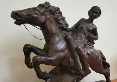 Rzeźba figuralna "Déesse à Cheval"  druga połowa XIX wieku — praca Vintage side, Grzybowo