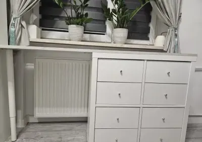 Biurko / toaletka  Ikea Kalax — praca Lidka, Kamienica