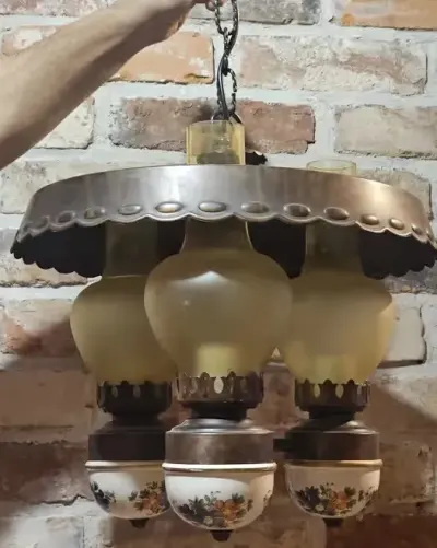 Elegancka lampa z ceramiką — praca Adam, Orzesze