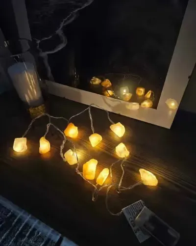 Girlanda LED z kamieniami solnymi — praca ILLIA, Lublin