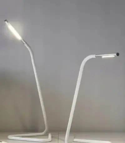 IKEA HARTE lampa biurkowa led biała zasilanie sieciowe lub usb — praca Piotr, Warszawa