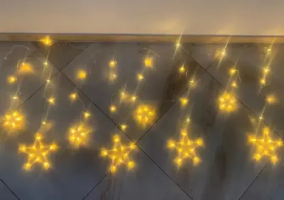 Kurtyna świetlna Oświetlenie świąteczne lampki gwiazdki 245cm — praca pu.liliana23, Murów
