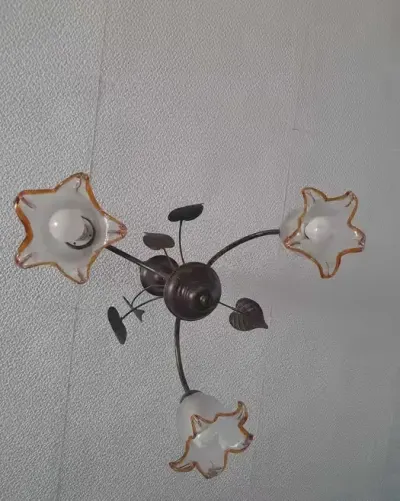 Lampa 3 klosze szklane — praca Iwona, Lębork