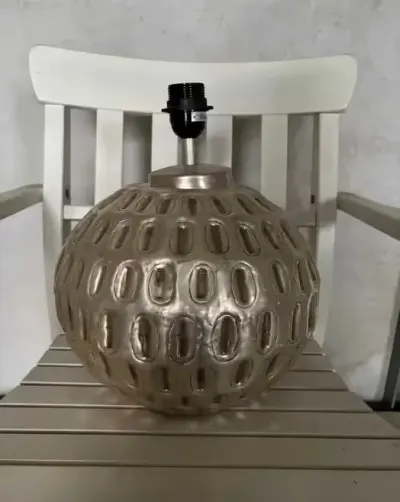 Lampa aluminiowa z Almi Decor — praca Anita M, Rumia