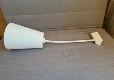 Lampa / kinkiet z regulowanym ustawieniem — praca grudzej, Kraków