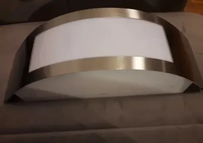 lampa kinkiet z żarówką — praca Halina, Kraków