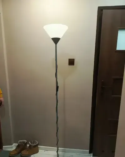 Lampa podłogowa  stojąca — praca Justyna, Żychlin
