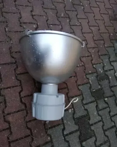 Lampa przemysłowa 250W wisząca — praca Lesław, Majdan Królewski