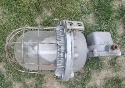Lampa przemysłowa OMP 250 — praca Jarek, Moszna