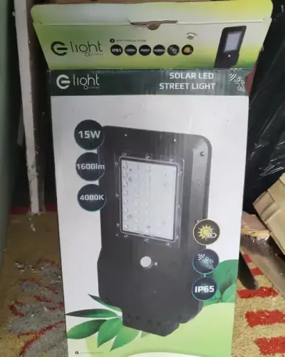 Lampa solar zewnętrzna — praca Mateusz, Milanówek
