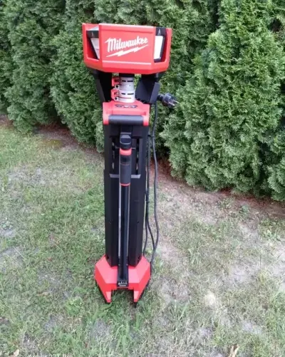 Lampa stojąca Milwaukee M18 HOSALC-0 Gwarancja — praca Bartosz, Miedary