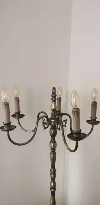 Lampa stojąca mosiężna — praca Shiba, Poznań