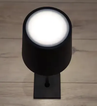 Lampa stołowa LED bezprzewodowa – Nowa, czarna, aluminium — praca Dariusz, Kraków