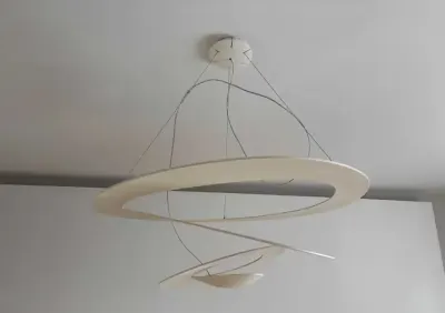 Lampa wisząca Pirce Artemide — praca Jola, Warszawa