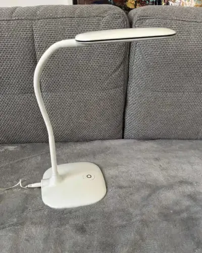 Lampka biurkowa led — praca Wioletta, Warszawa