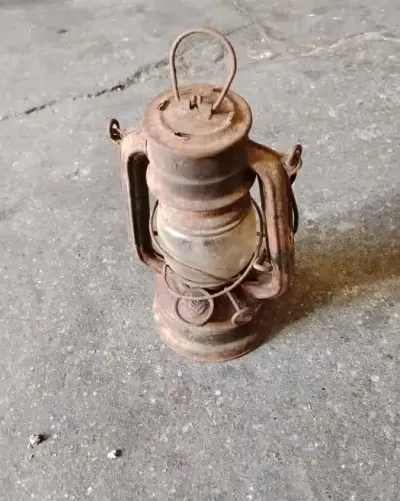 Mieniecka lampa naftowa — praca Justyna, Dzierżoniów