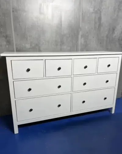 Odrestaurowana sosnowa komoda ikea hemnes 8 szuflad z dostawą warszawa — praca Kup_coś, Warszawa