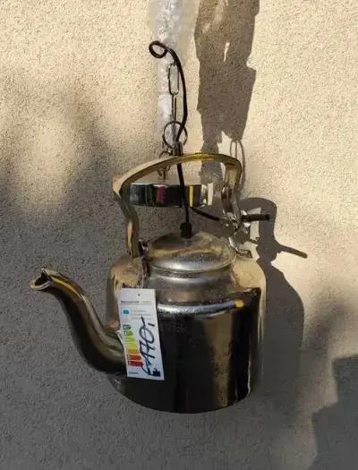Oryginalna metalowa lampa kuchenna czajnik — praca Małgorzata, Nowa Wieś
