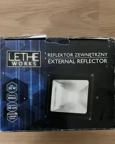 Reflektor zewnętrzny LED Lethe Works — praca Patrycja, Wrocław