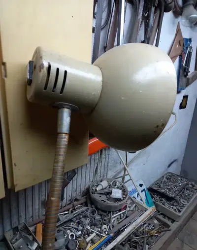 Stara lampa do warsztatu PRL — praca Adam, Czeladź