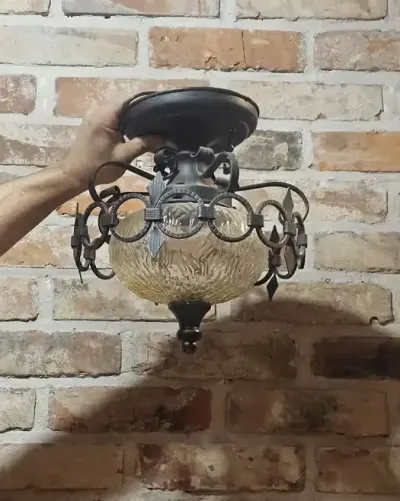 Stylowa lampa wisząca — praca Adam, Orzesze